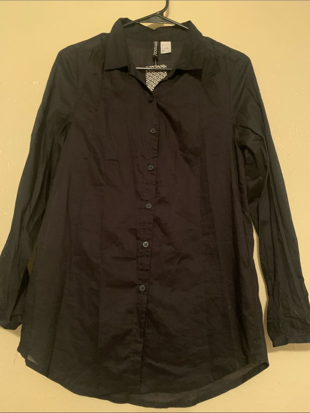 NWT H&M Cotton Black Button-Down Long-Sleeve Shirt (Size 4)